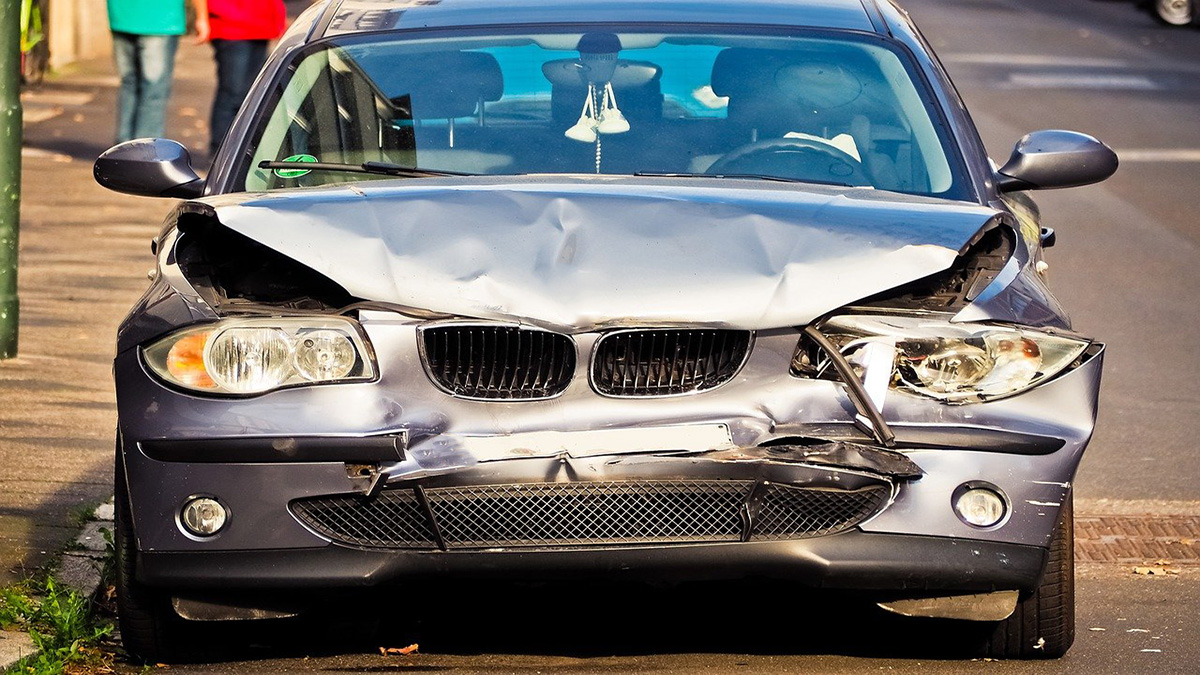 How to Handle an Accident | 6 Things To Do After An Accident